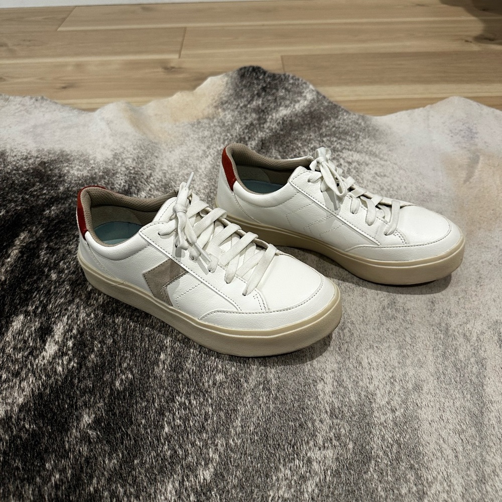 Dr. Scholl's White and Red Sneakers